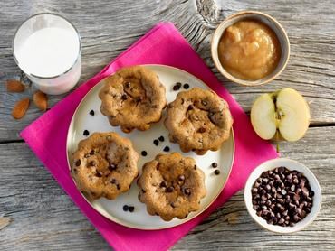 Cakes à la purée de pommes et pépites de chocolat